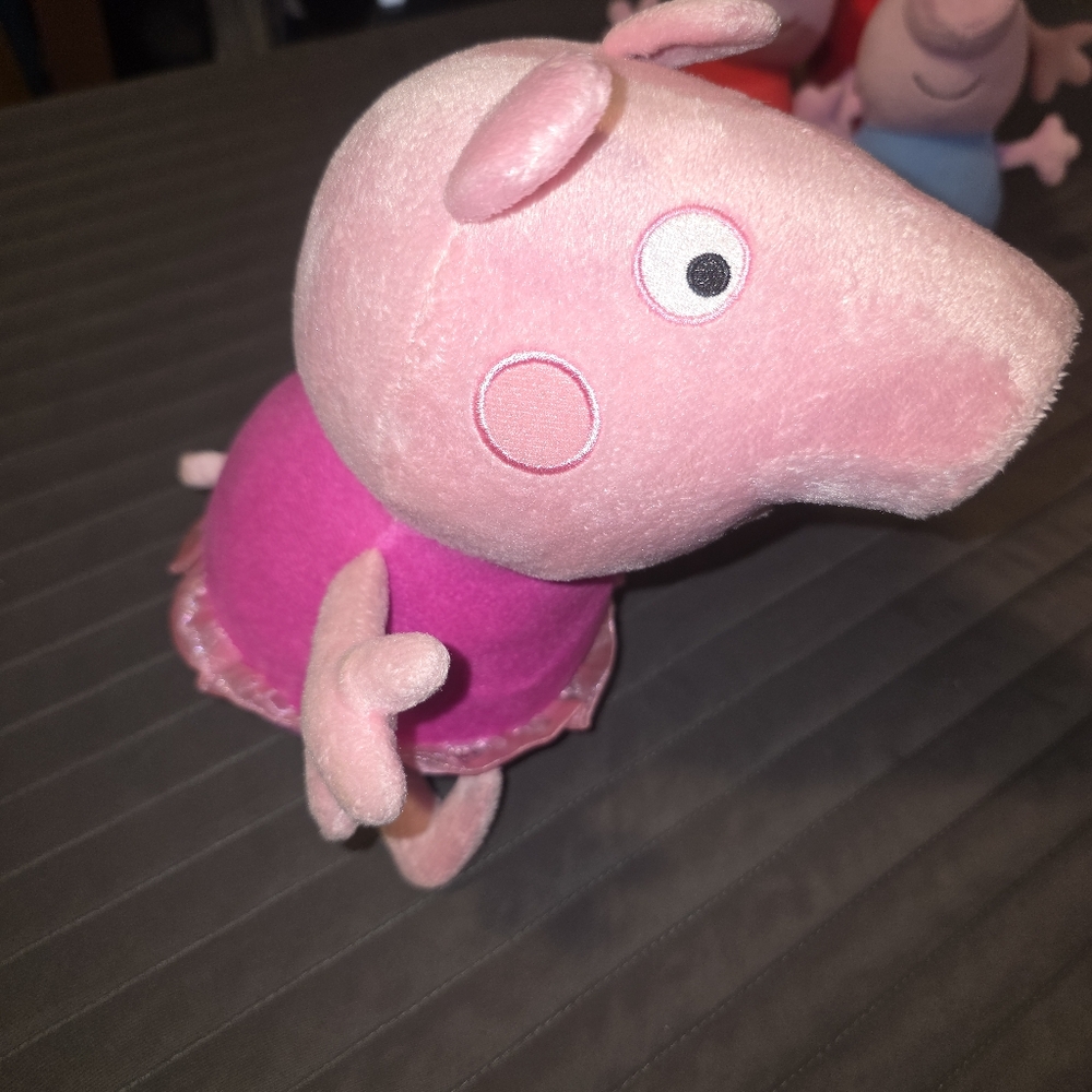Peppa Pig And Friends‎ Lot Of 4 GUC Plushies 2= 11in 2 =7in Like New - Picture 2 of 13